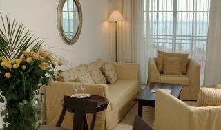 Гостиница The Cliff Beach & Spa Resort