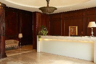 Mayor Mon Repos Palace, Art Hotel