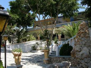 Гостиница Pefkos Garden