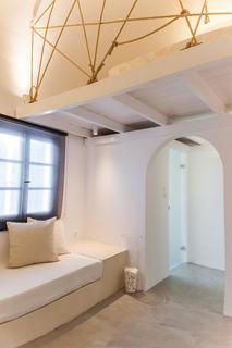 Hotel Artemis Suites
