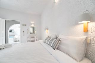 Hotel Artemis Suites