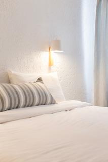 Hotel Artemis Suites
