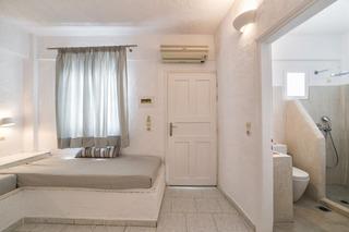Hotel Artemis Suites