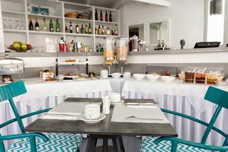Hotel Artemis Suites