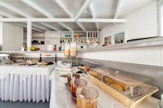 Hotel Artemis Suites
