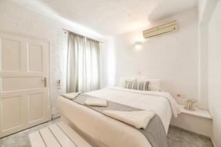 Hotel Artemis Suites