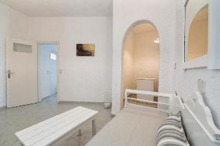 Hotel Artemis Suites