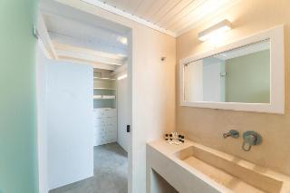 Hotel Artemis Suites