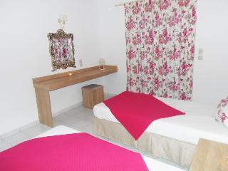 Гостиница Emerald Studios & Hotel