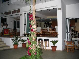 Гостиница Emerald Studios & Hotel
