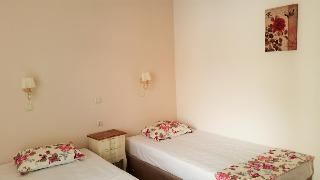 Гостиница Emerald Studios & Hotel
