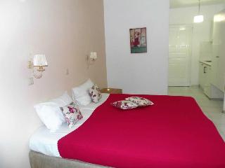 Гостиница Emerald Studios & Hotel