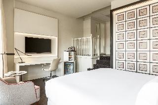 Гостиница NH Collection Amsterdam Barbizon Palace