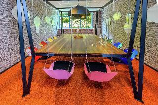 Гостиница DoubleTree by Hilton Royal Parc Soestduinen