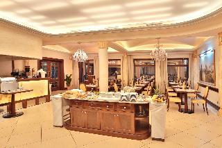 Гостиница Retro Riverside Wellness Resort