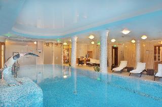 Гостиница Retro Riverside Wellness Resort