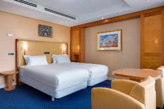 Гостиница Hotel NH Atlantic Den Haag
