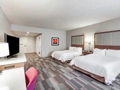 Гостиница Hampton Inn Mccain Mall