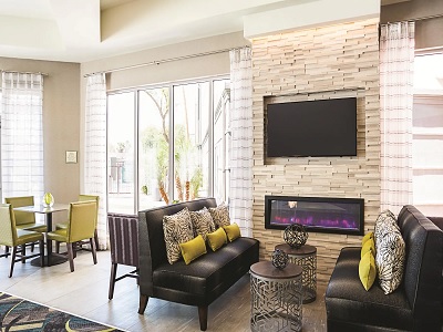 Гостиница La Quinta Inn N Suites Phoenix Chandler