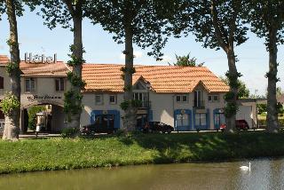 Гостиница Logis Hotel Les Pages Rest. Le Petit Comptoir