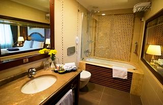 Гостиница GLK PREMIER Regency Suites & Spa