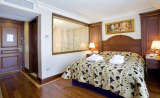 Гостиница GLK PREMIER Regency Suites & Spa