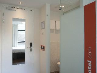 Easyhotel The Hague City Centre