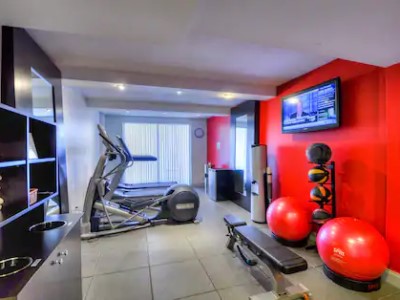 Гостиница Doubletree By Hilton Brownstone Univ