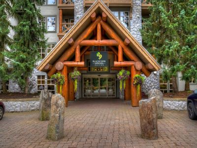 Гостиница Blackcomb Springs Suites By Clique