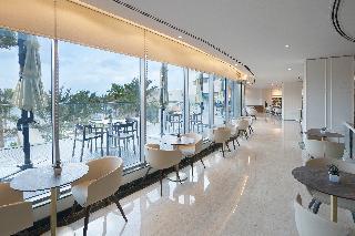 Гостиница Occidental Sharjah Grand