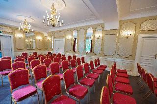Гостиница Dwor Sierakow