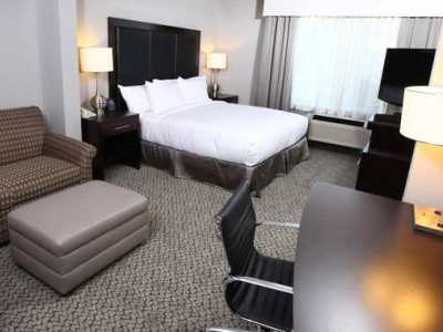 Гостиница Doubletree By Hilton Des Moines Airport