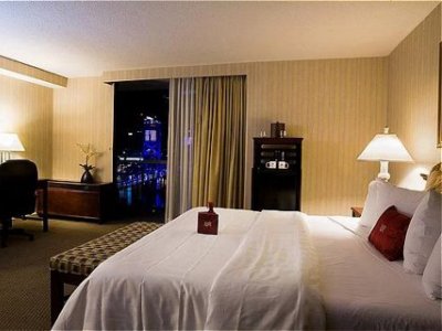 Гостиница DoubleTree by Hilton Jacksonville Riverfront