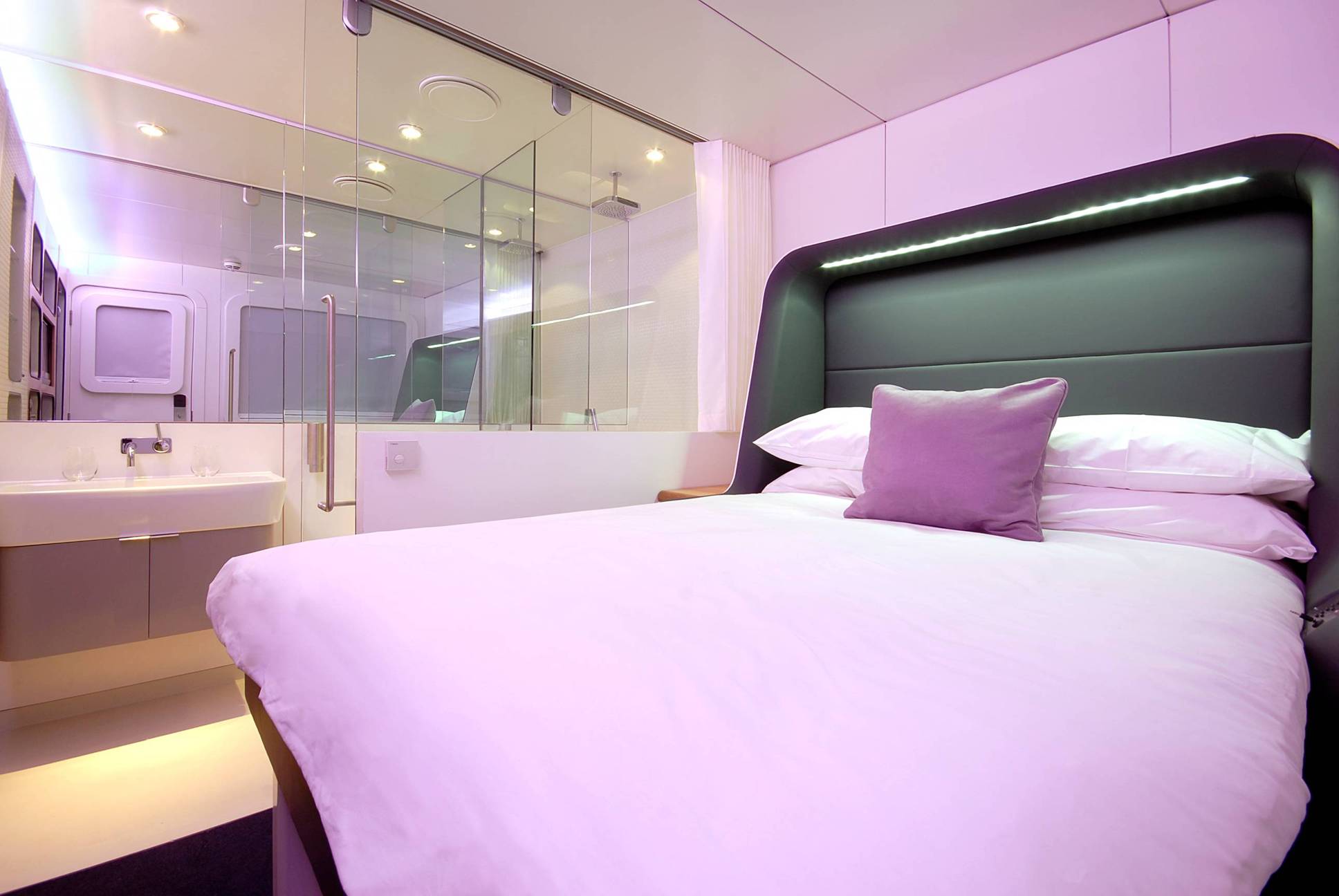 Hotel Yotel Schiphol Apt-Transit Area-Only 1nt