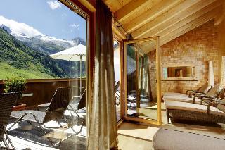 Hotel Berghof Crystal Spa & Sports