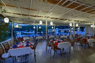 Гостиница Crystal Green Bay Resort & Spa