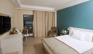 Гостиница Crystal Green Bay Resort & Spa