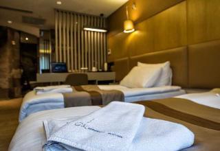 Hotel GK Regency Suites