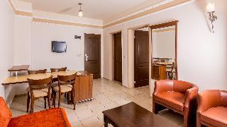 Гостиница Julian Forest Suites