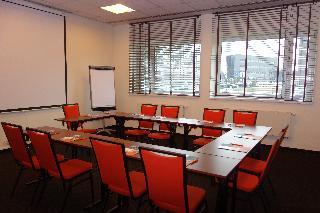 Гостиница DeSilva Inn Katowice Airport