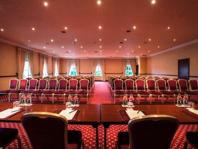Hotel Seven Oaks
