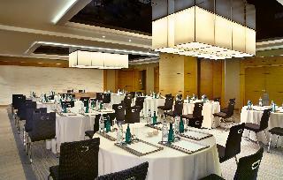 Гостиница DoubleTree by Hilton Hotel Riyadh - Al Muroj Busin