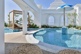 Гостиница Lequ Okinawa Chatan Spa Resort