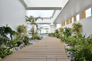 Гостиница Lequ Okinawa Chatan Spa Resort