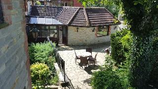 Hotel The Walnut Tree