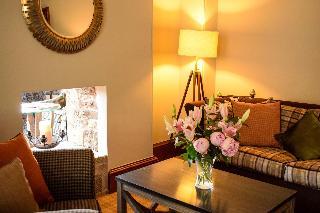 Hotel Craigmhor Lodge & Courtyard