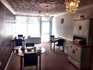 Гостиница At Your Service B&B