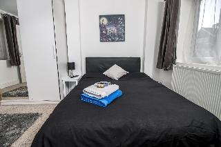 Гостиница Lovely Rooms In A Quiet Place Of Woking