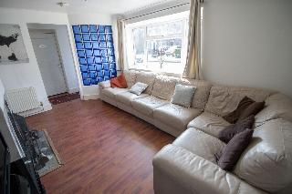 Гостиница Lovely Rooms In A Quiet Place Of Woking