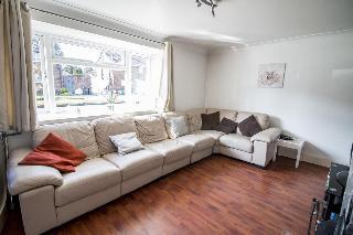Гостиница Lovely Rooms In A Quiet Place Of Woking